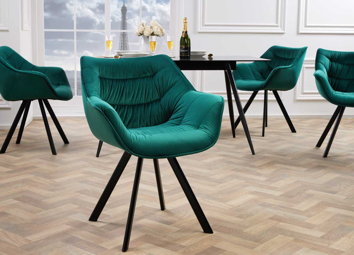 Chaises en velours vert émeraude