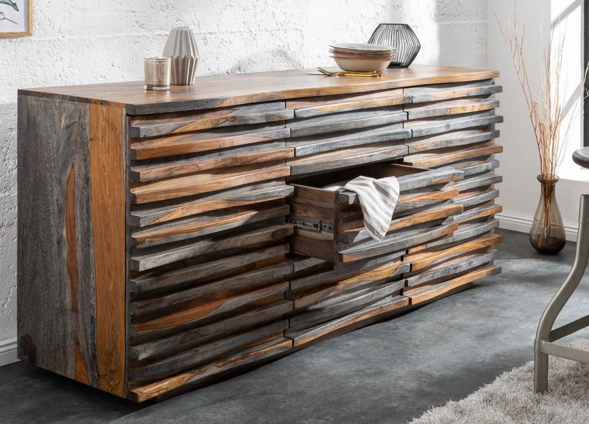Buffet en bois de sesham fumé avec relief