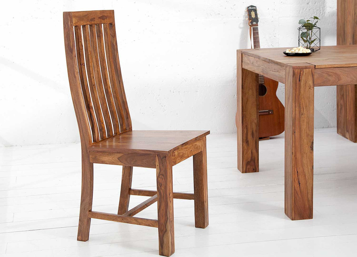 Chaises rétro en bois exotique