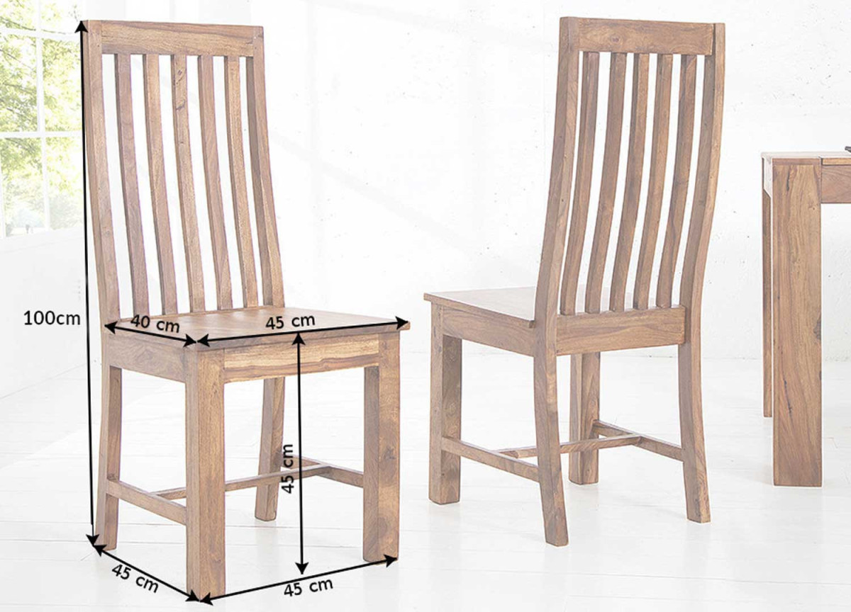 Chaises en bois massif