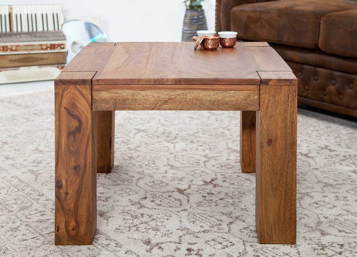 Table basse carrée cossue en bois massif de shesham
