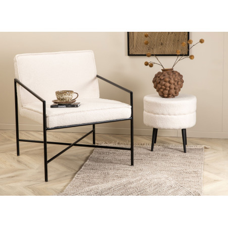 Fauteuil minimaliste métal noir et tissu teddy blanc