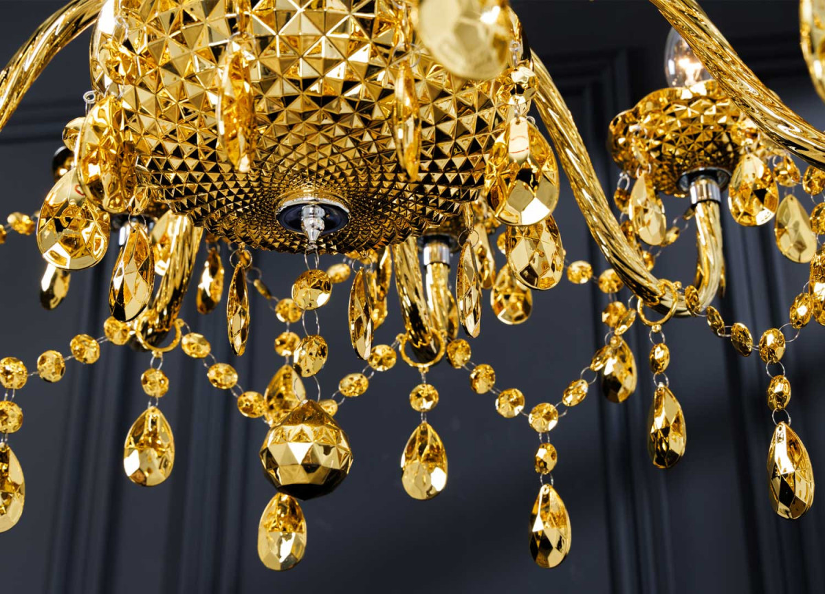 Lustre doré baroque en acrylique