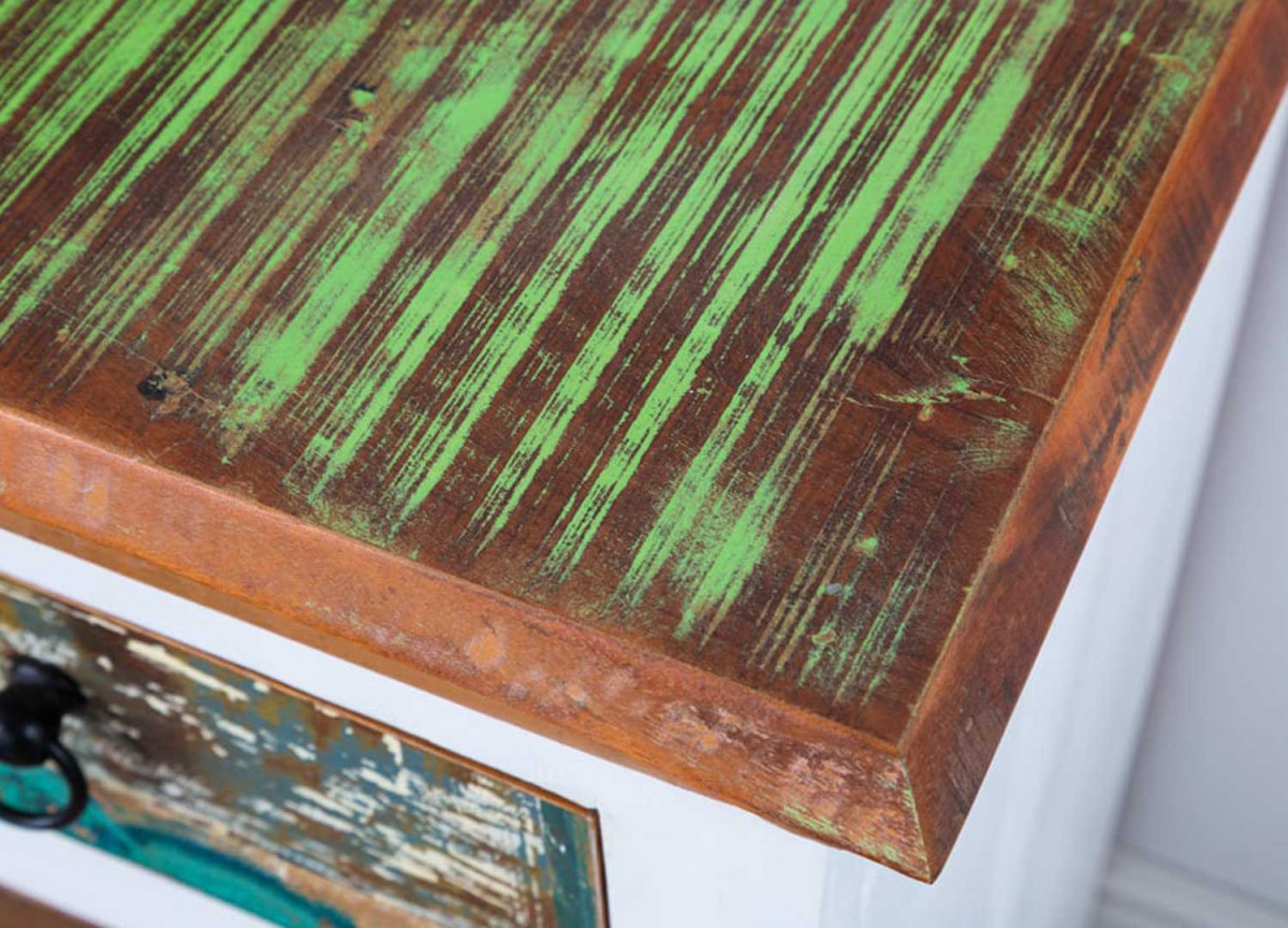 Buffet en bois recyclé coloré