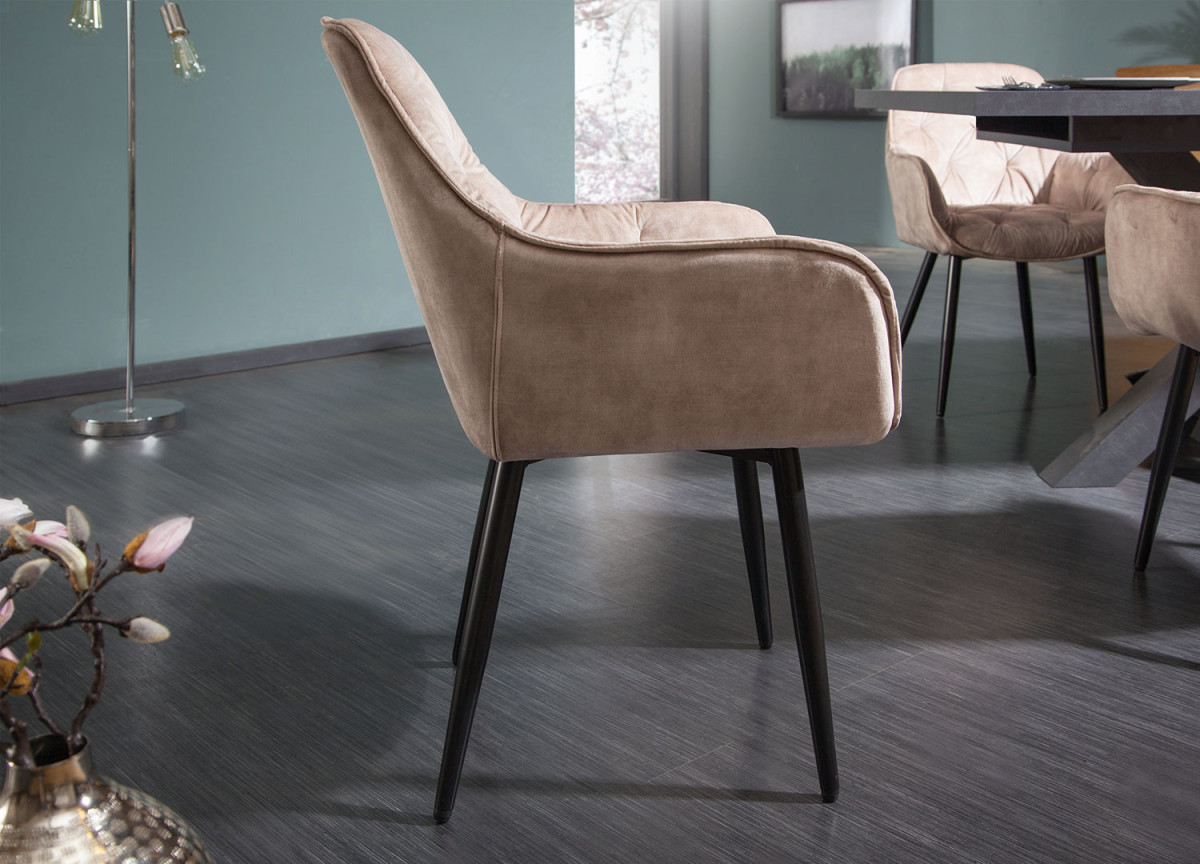 Chaises en velours champagne