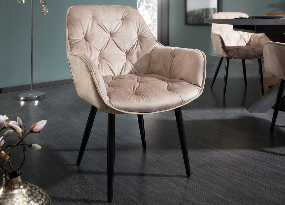 Chaises en velours champagne
