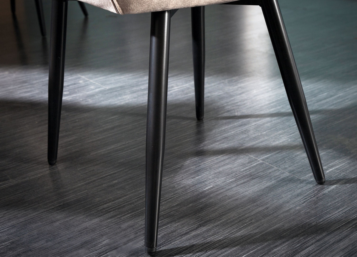 Chaises en velours champagne