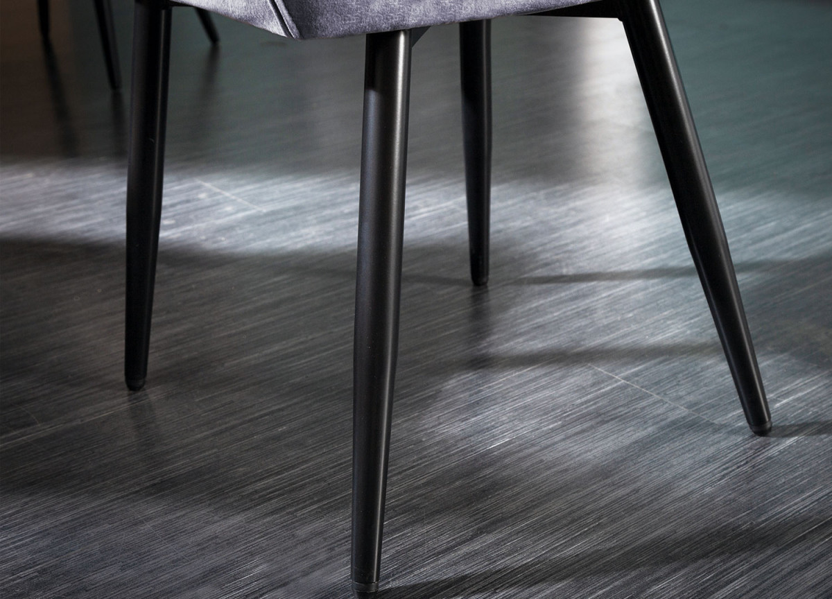 Chaises en velours gris et métal noir