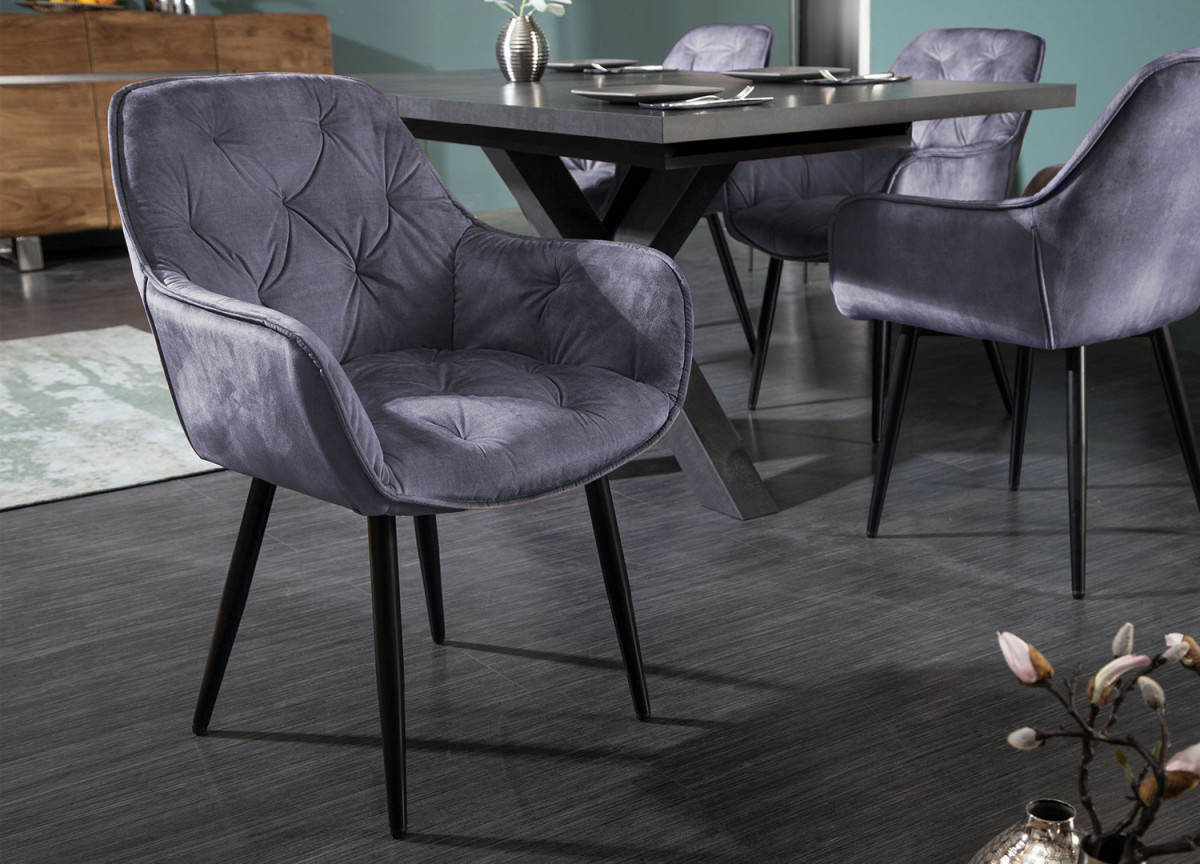 Chaises en velours gris et métal noir