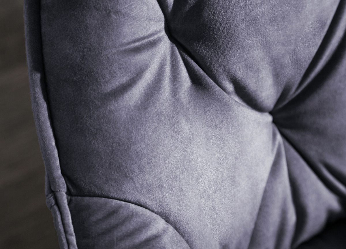 Chaises en velours gris et métal noir