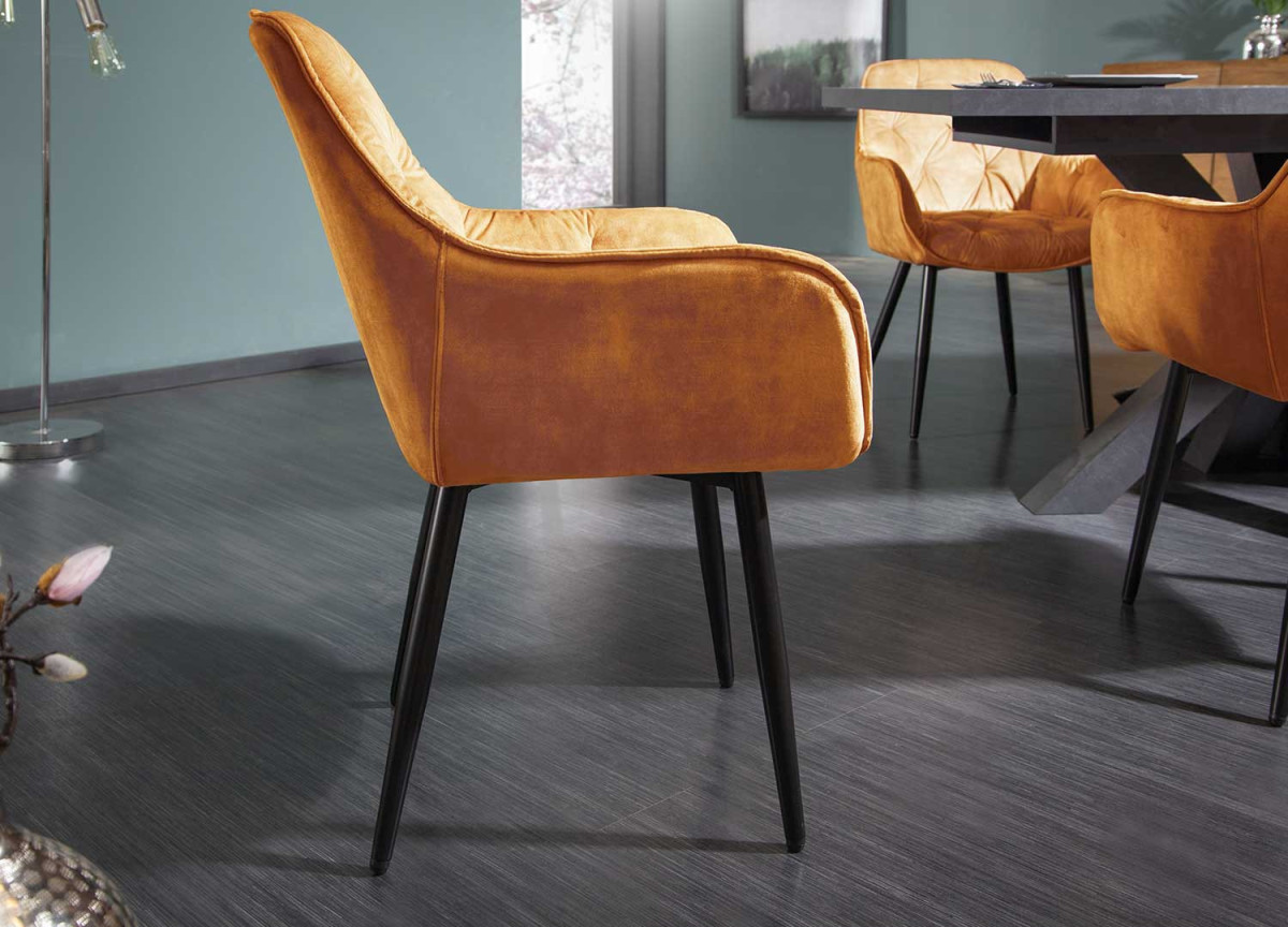 Fauteuils velours jaune moutarde
