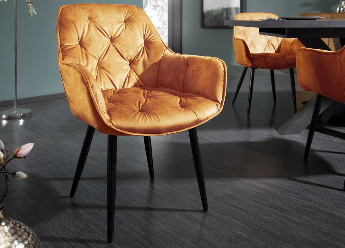 Fauteuils velours jaune moutarde