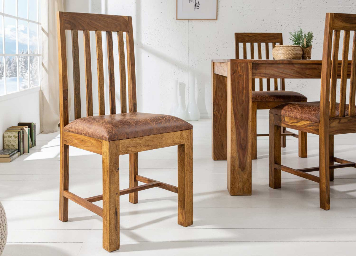 Lot de 2 chaises en bois