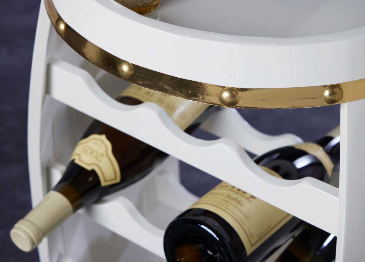 Tonneau à vin blanc et doré