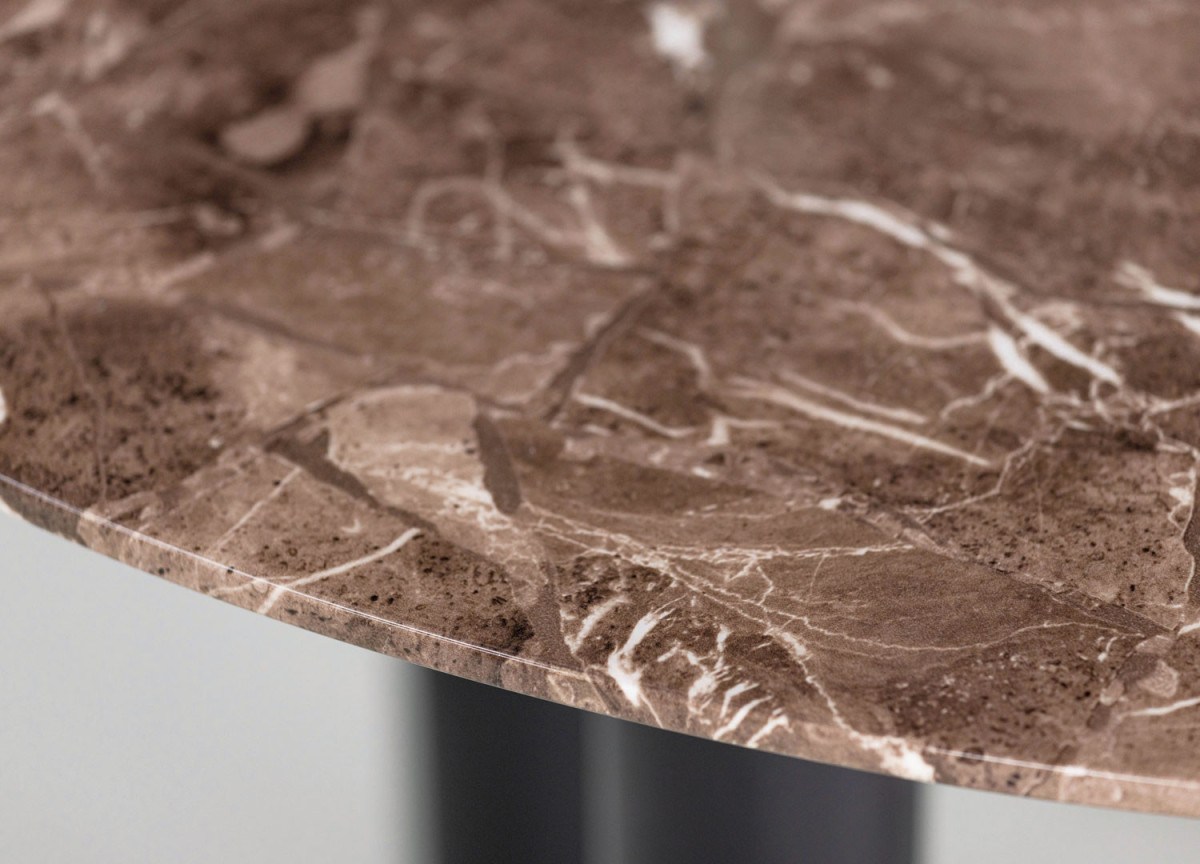 Table ronde en verre couleur marbre marron