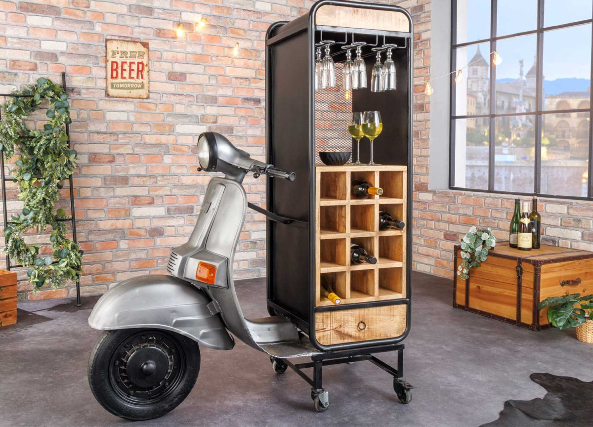 Scooter bar vintage avec casiers en bois