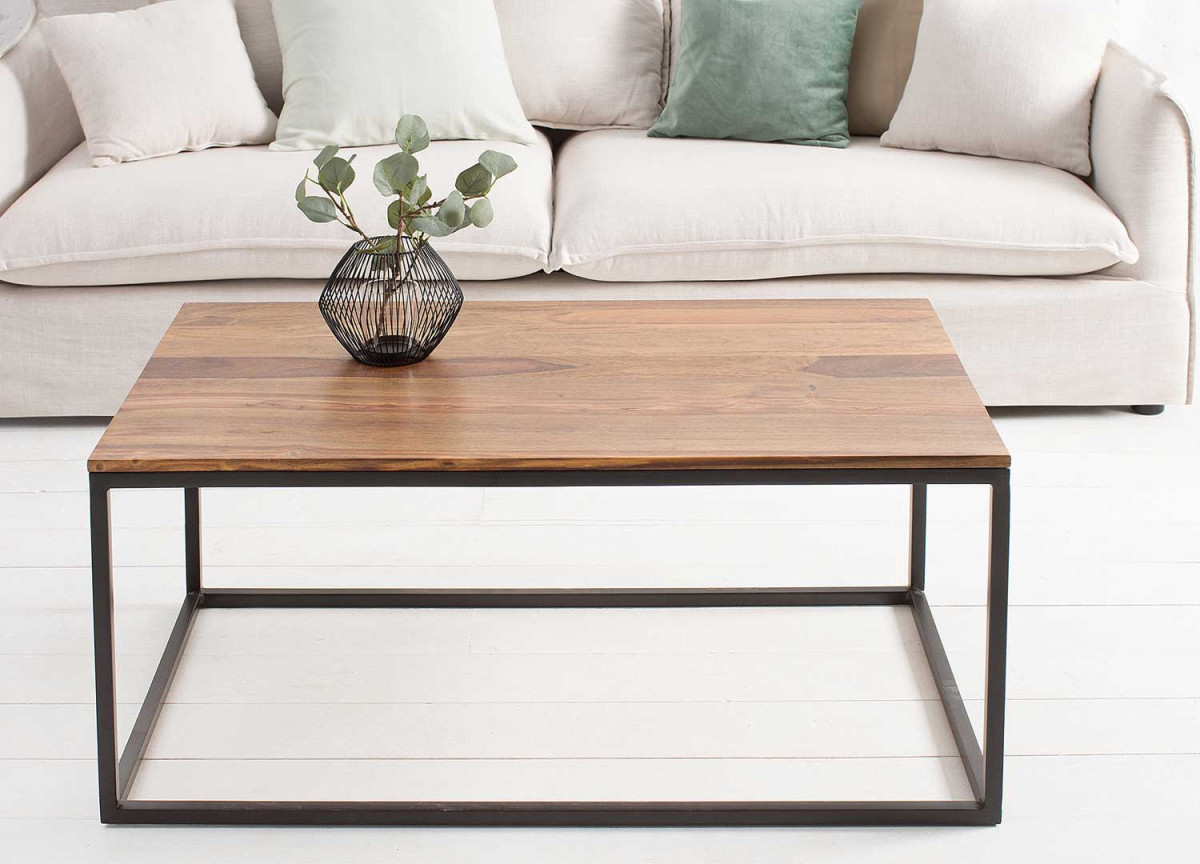 Table basse plateau en bois et structure métallique noire