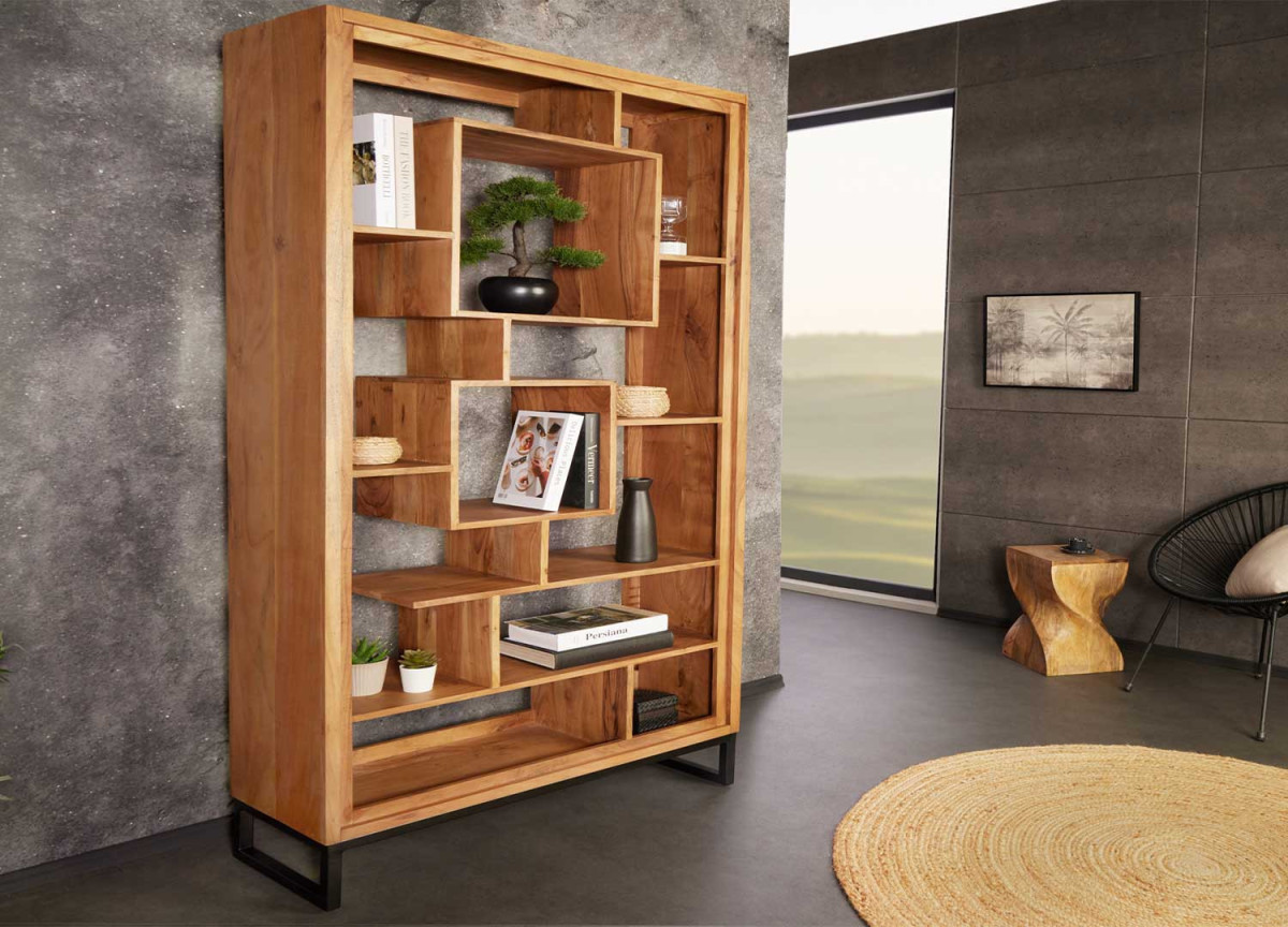 Bibliothèque en acacia avec étagères asymétriques