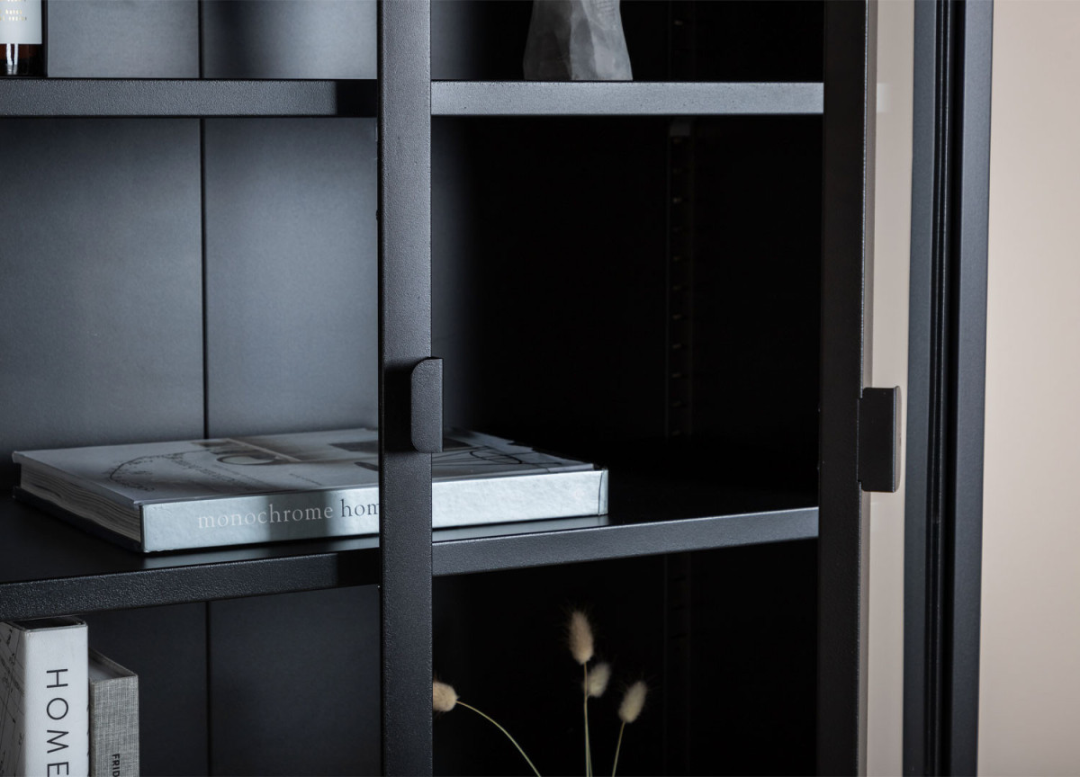 Petite armoire vitrée en métal noir