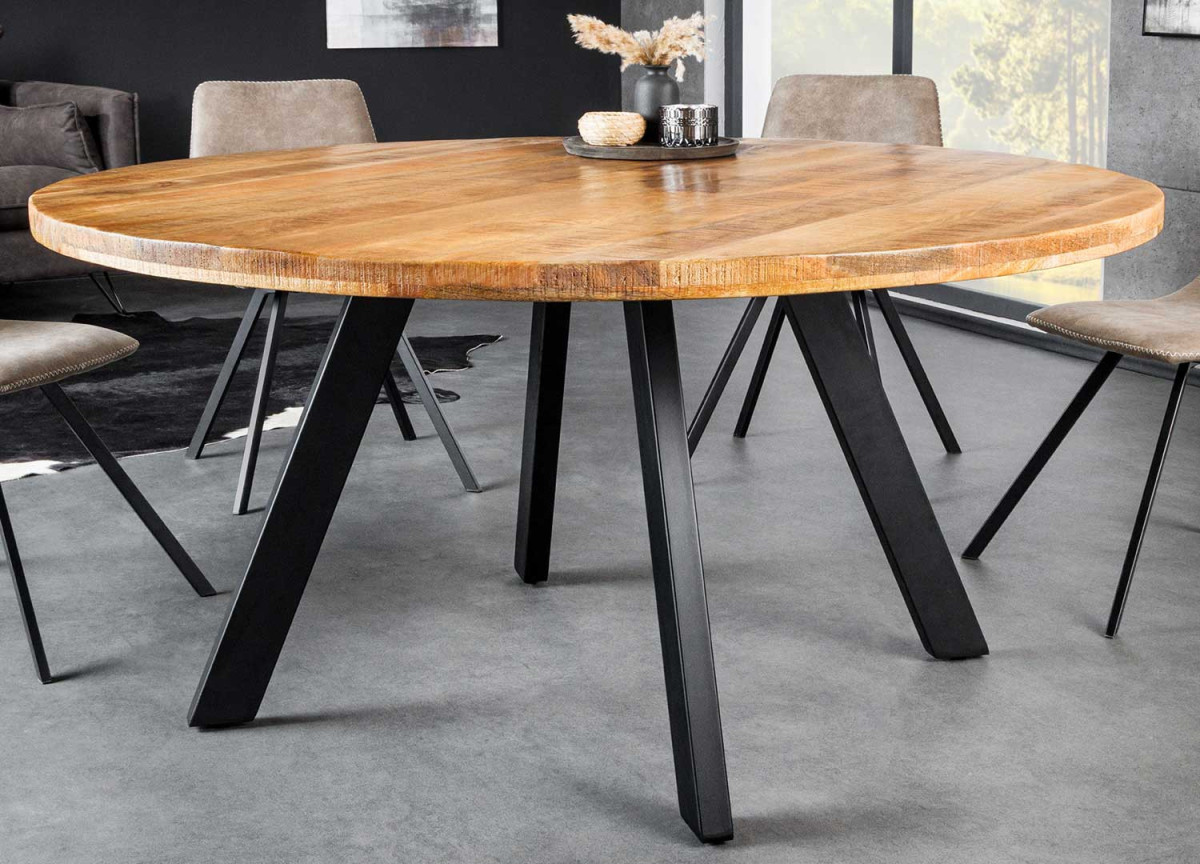 Table en bois massif de manguier et pied métal