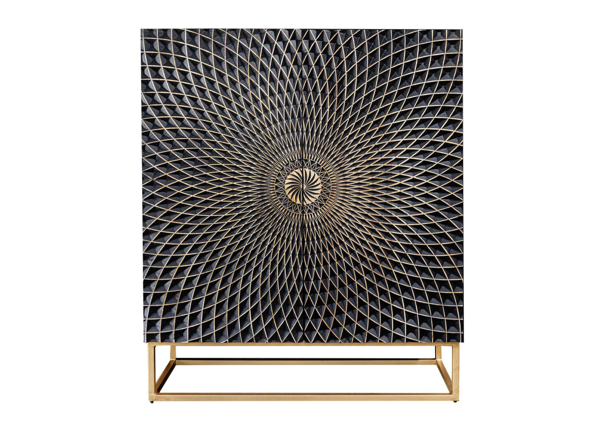 Bahut en bois sculpté teinté noir motif mandala