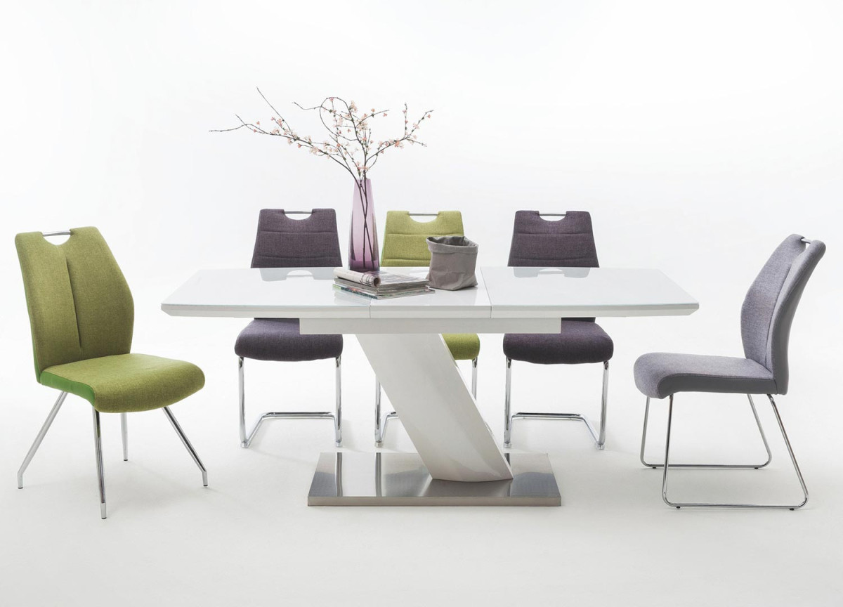 Table à manger design blanche avec plateau en verre