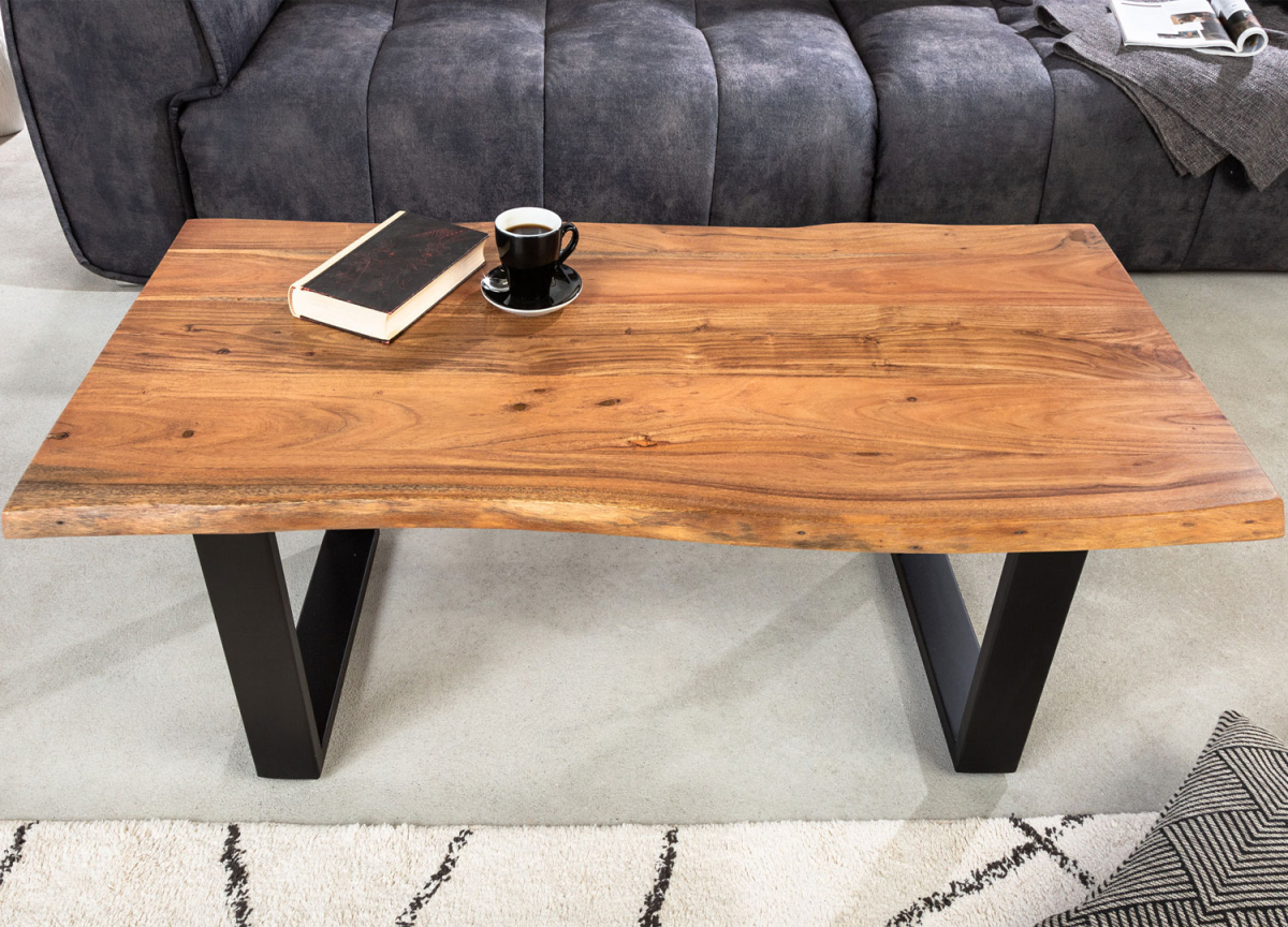 Table basse en bois massif et métal