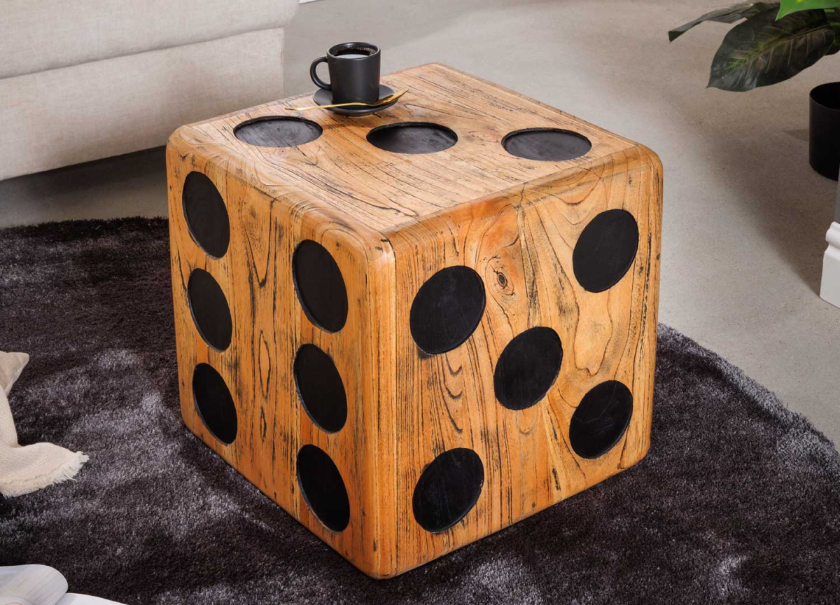 Table d'appoint forme de dé bois massif