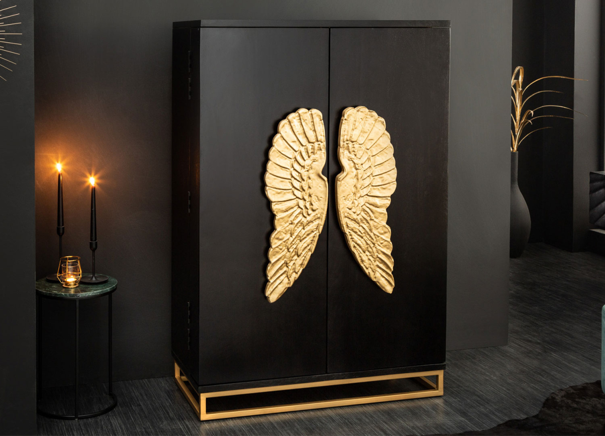 Meuble bar en bois noir et ailes dorées