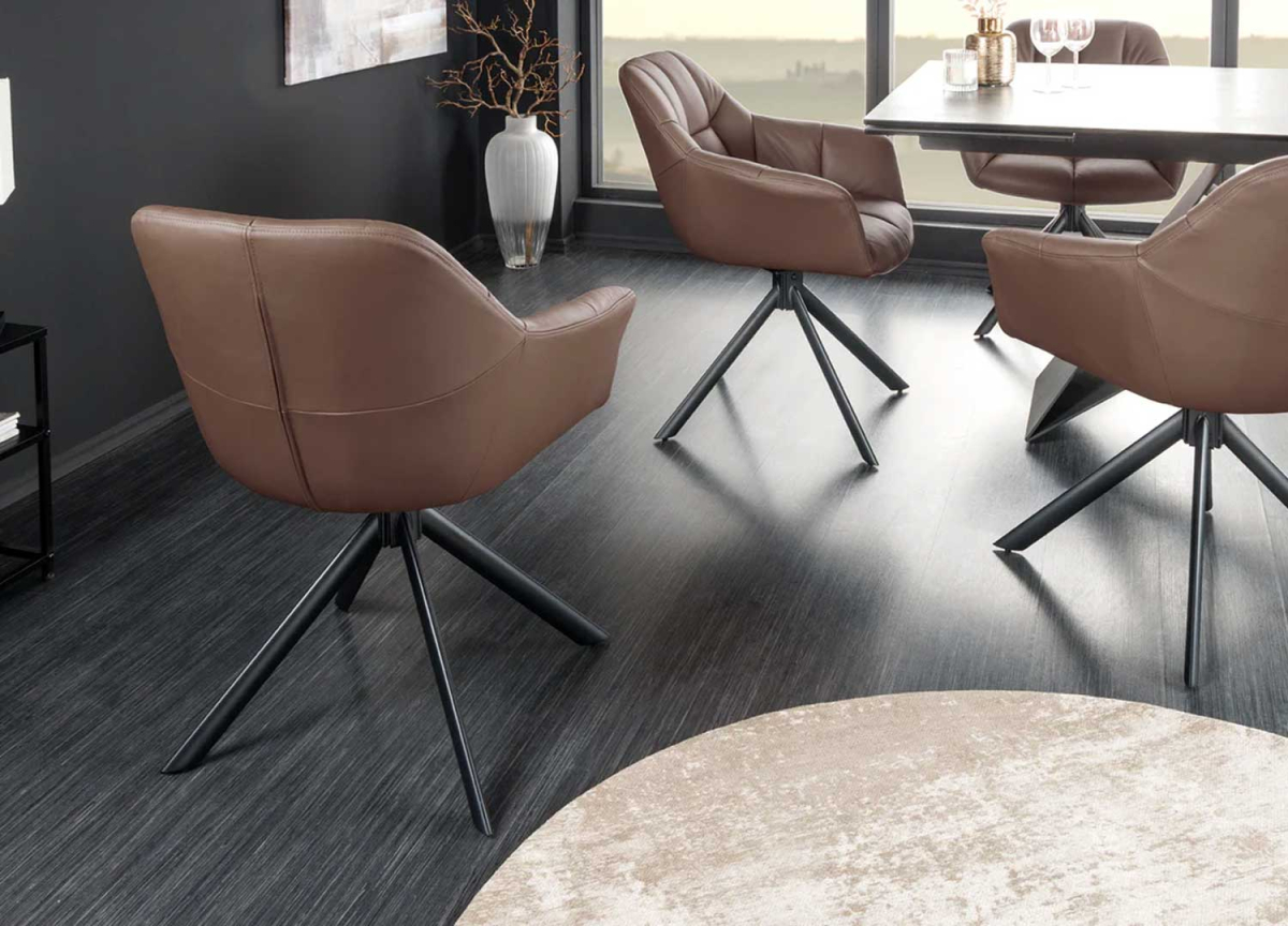 Fauteuil avec accoudoirs design en cuir marron vu de dos