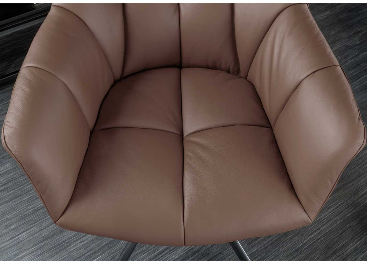 Qualité et détail du cuir marron