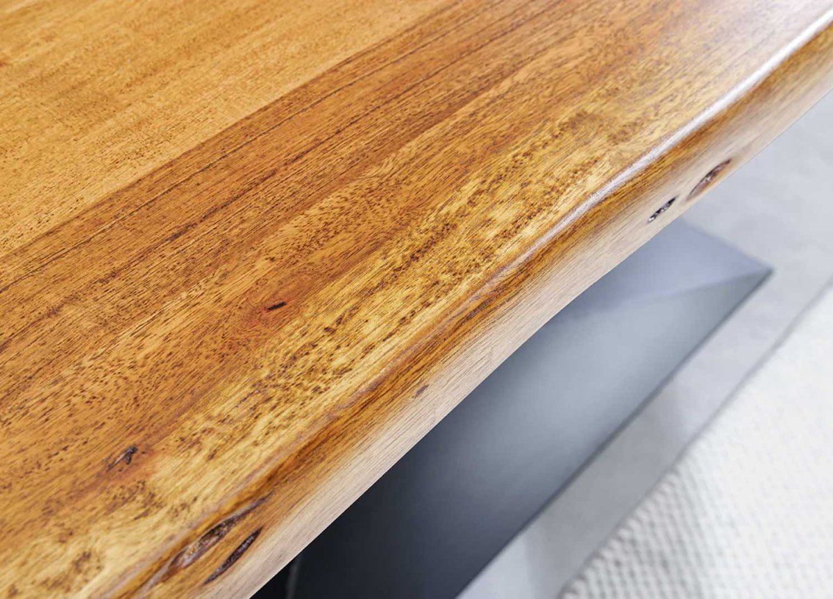 Qualité et détail du plateau de table en bois massif acacia