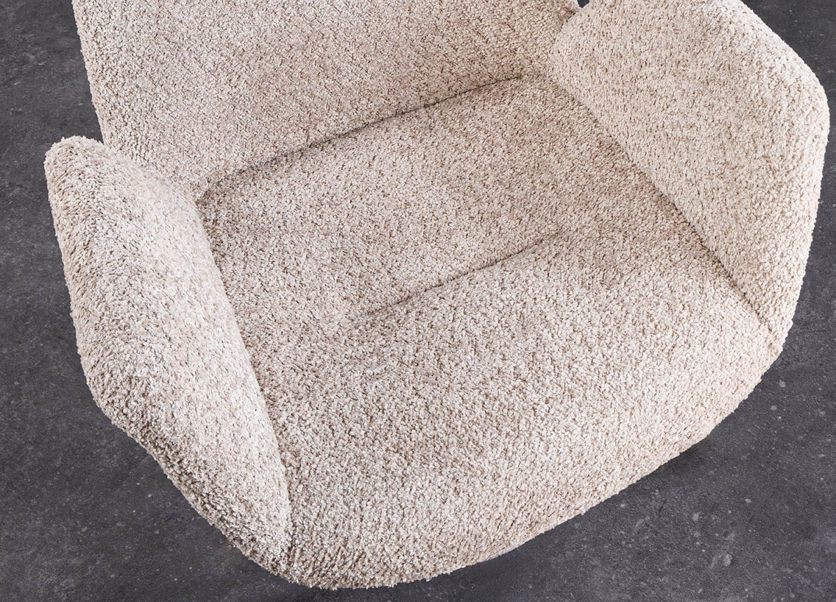Qualité et détail de la chaise en tissu bouclé beige