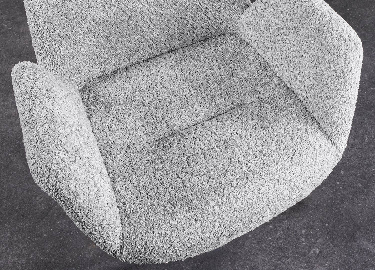Qualité et détail du tissu bouclé gris de la chaise