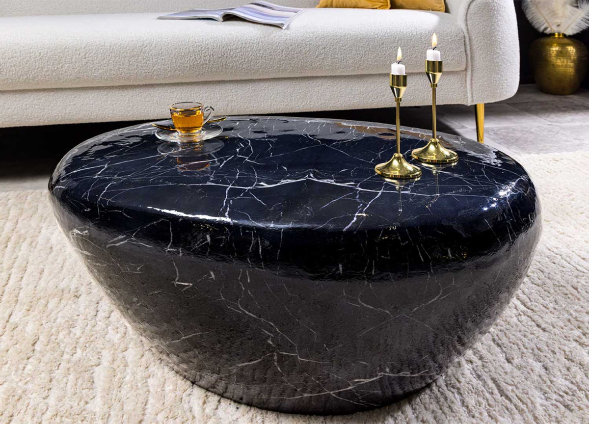 Table basse design forme galet aspect marbre noir