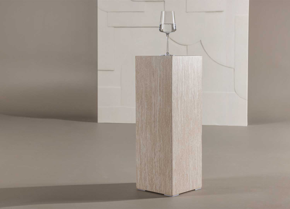 Bout de canapé carré design en bois chaulé