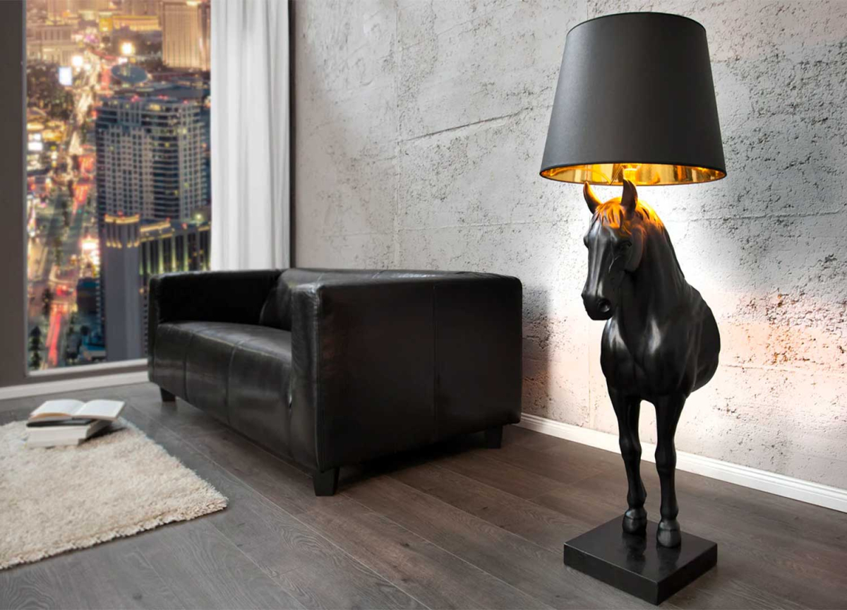 Lampe design sur pied cheval noir en résine