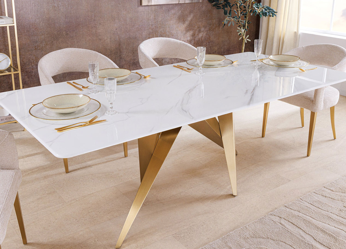 Grande table repas marbrée et métal doré