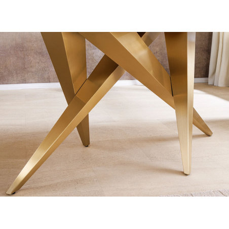 Table contemporaine avec Piètement Géométrique Doré
