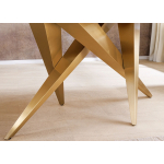 Table contemporaine avec Piètement Géométrique Doré