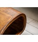 Table basse design en bois massif verni
