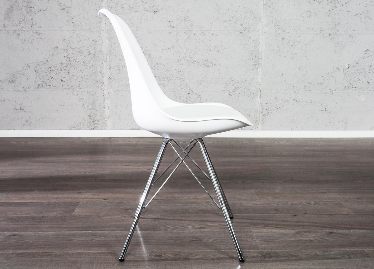 Chaise coque blanche pas cher: Pieds chromé (Lot de 4)