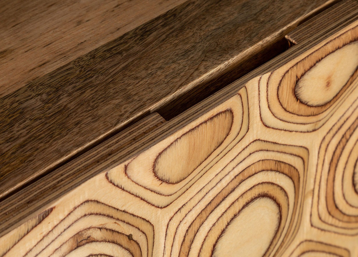 Buffet Original Abstrait en Bois Massif