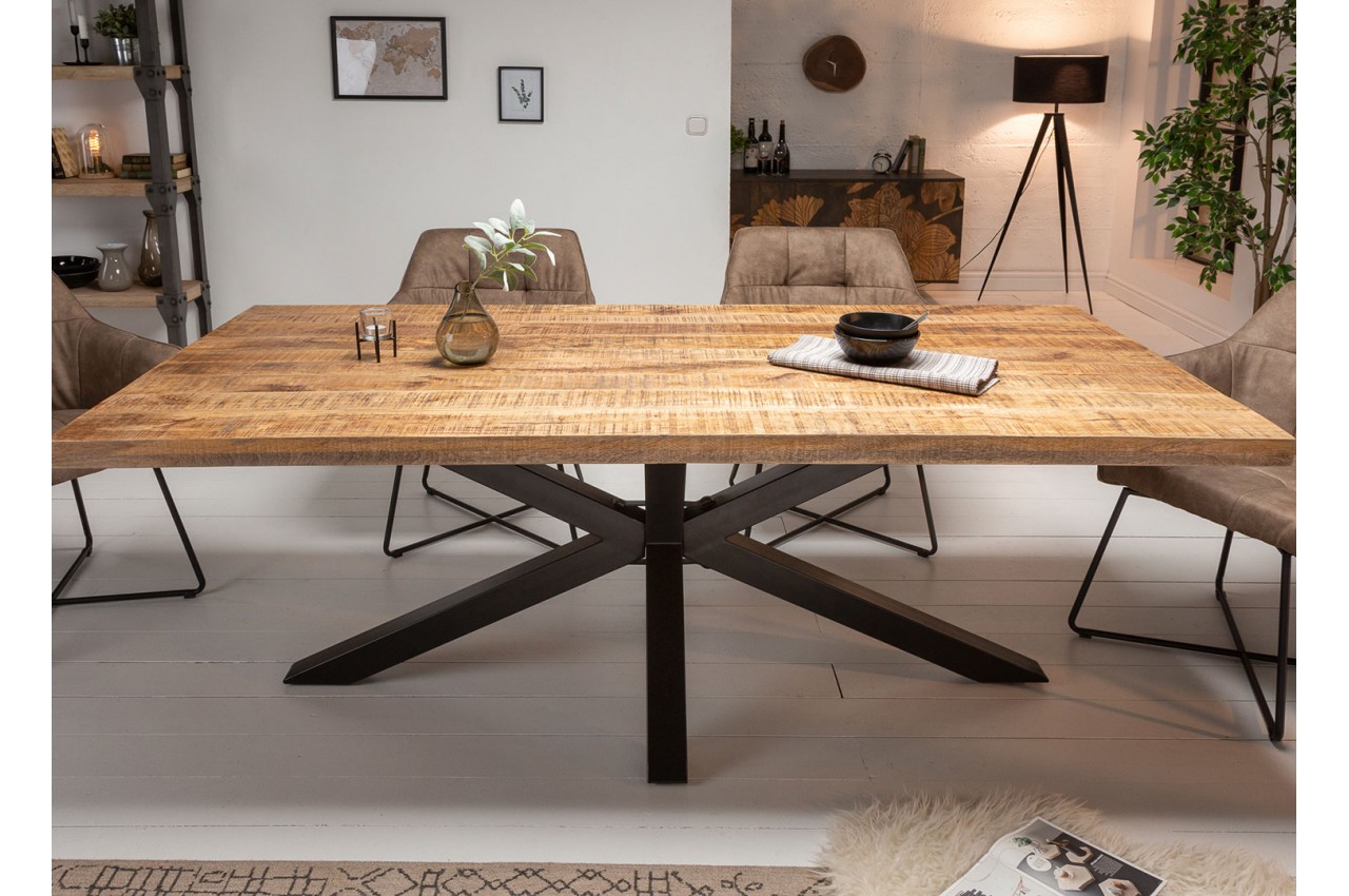 Table 180 cm en bois massif et pied métal noir design pour salle à