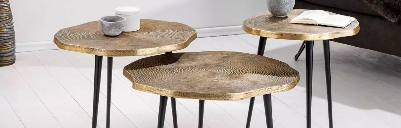 ensemble de tables basses modernes dorées