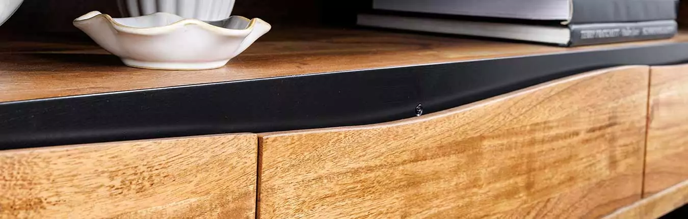 Meuble tv en bois d'acacia et bandeau métallique noir
