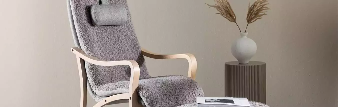 fauteuil avec repose pieds tissu bouclé gris et bois