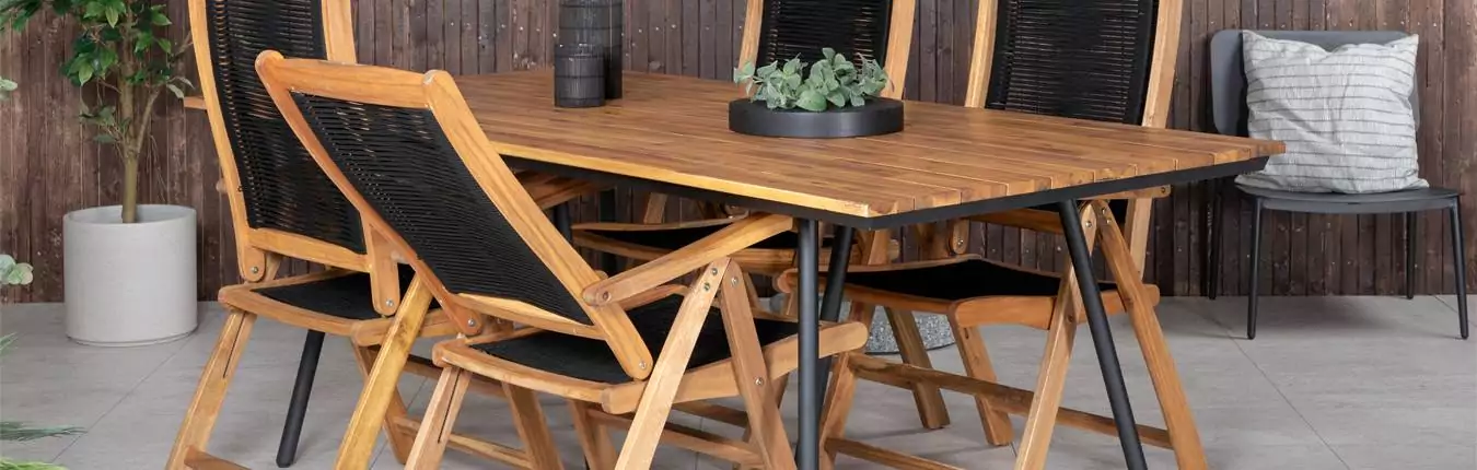 table et chaises de jardin en bois massif