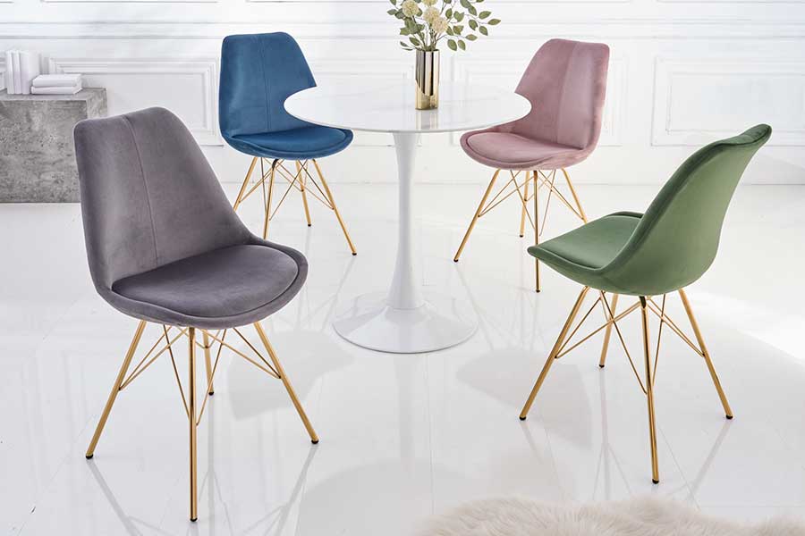 chaise design en velours modernes grises et pieds en filigrane doré